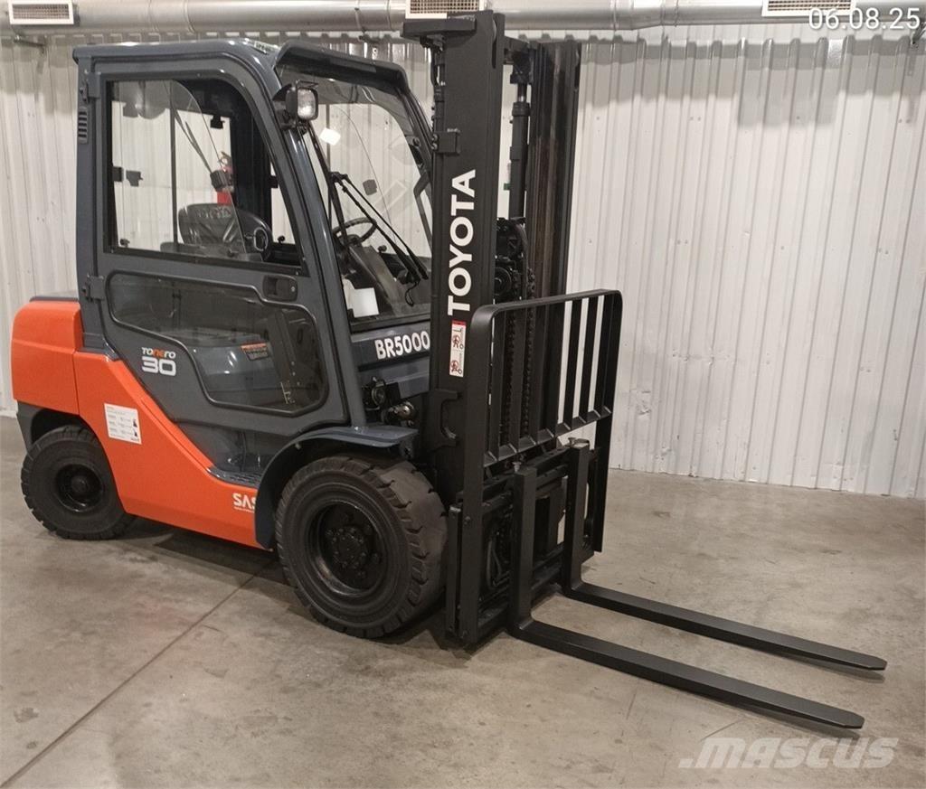 Toyota 02-8FDF30 Dizel forkliftler