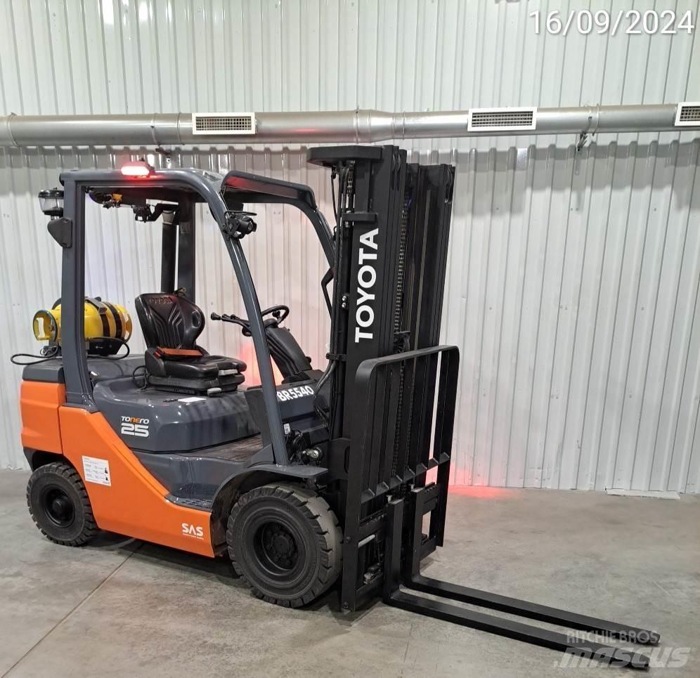 Toyota 02-8FGF25 LPG'li forkliftler