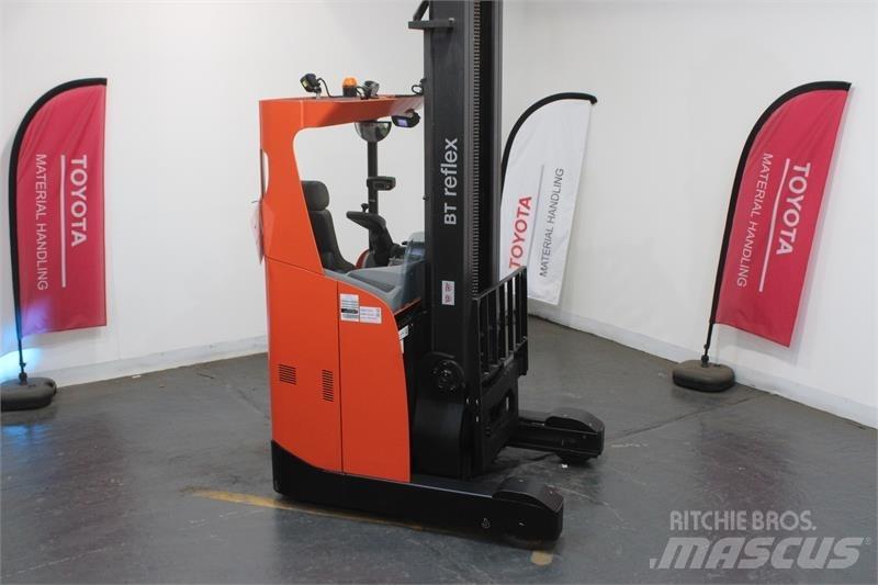 BT RRE140 Reach truck - depo içi istif araçları