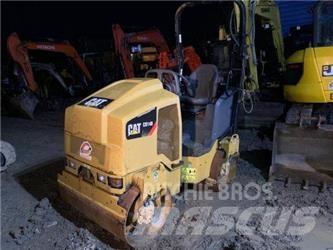 CAT CB14B Çift tamburlu silindirler