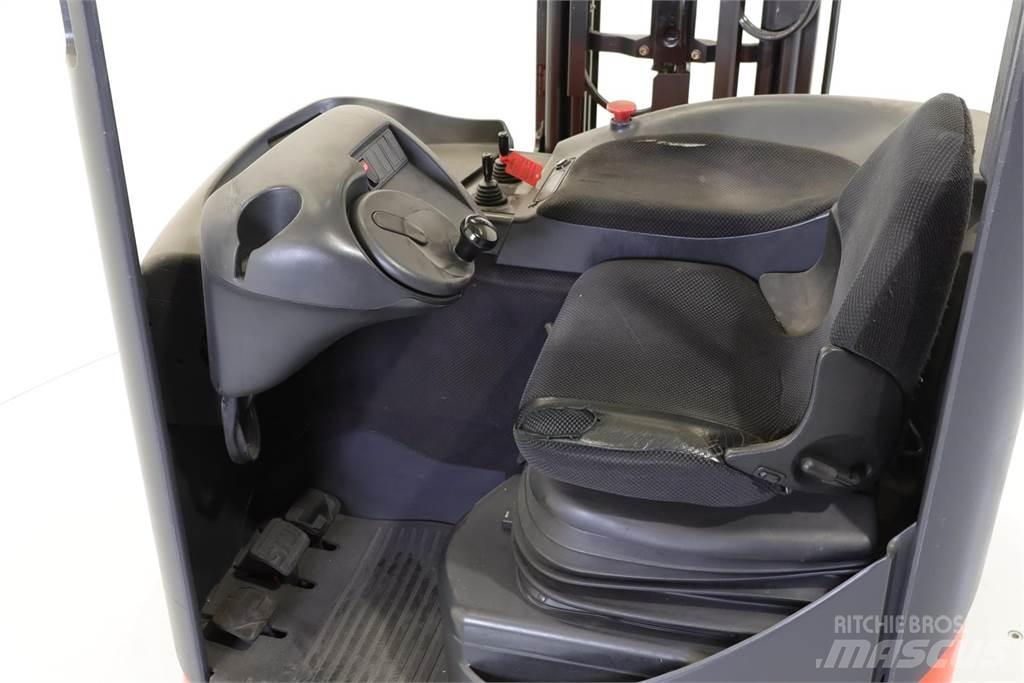 Linde R10CS Reach truck - depo içi istif araçları