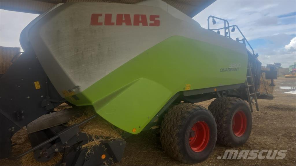 CLAAS 3300 Küp balya makinalari