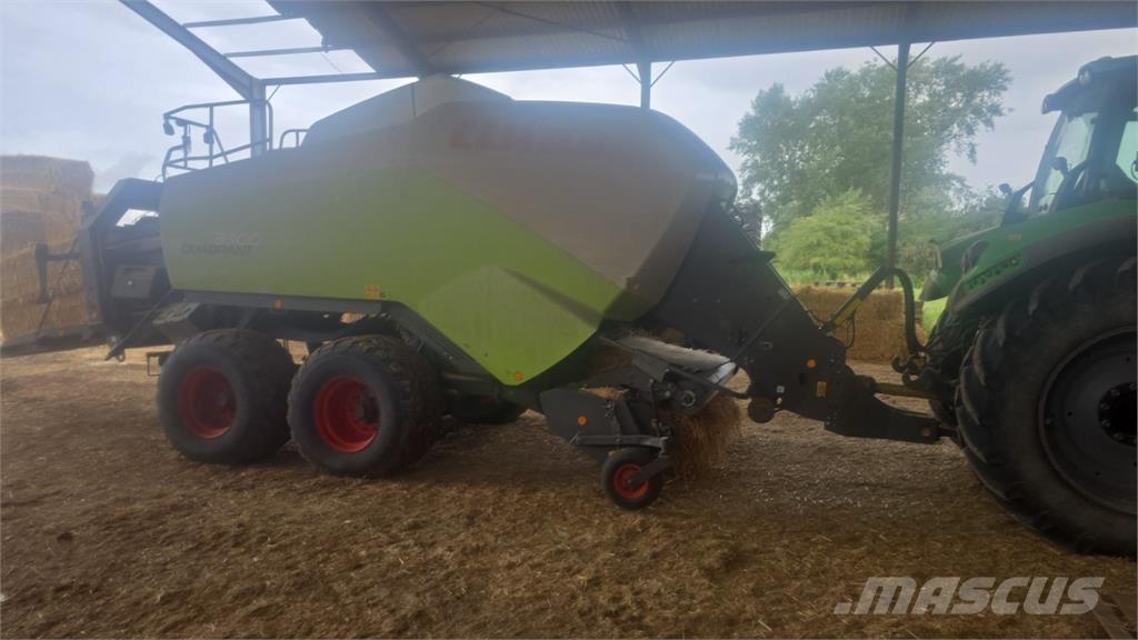 CLAAS 3300 Küp balya makinalari
