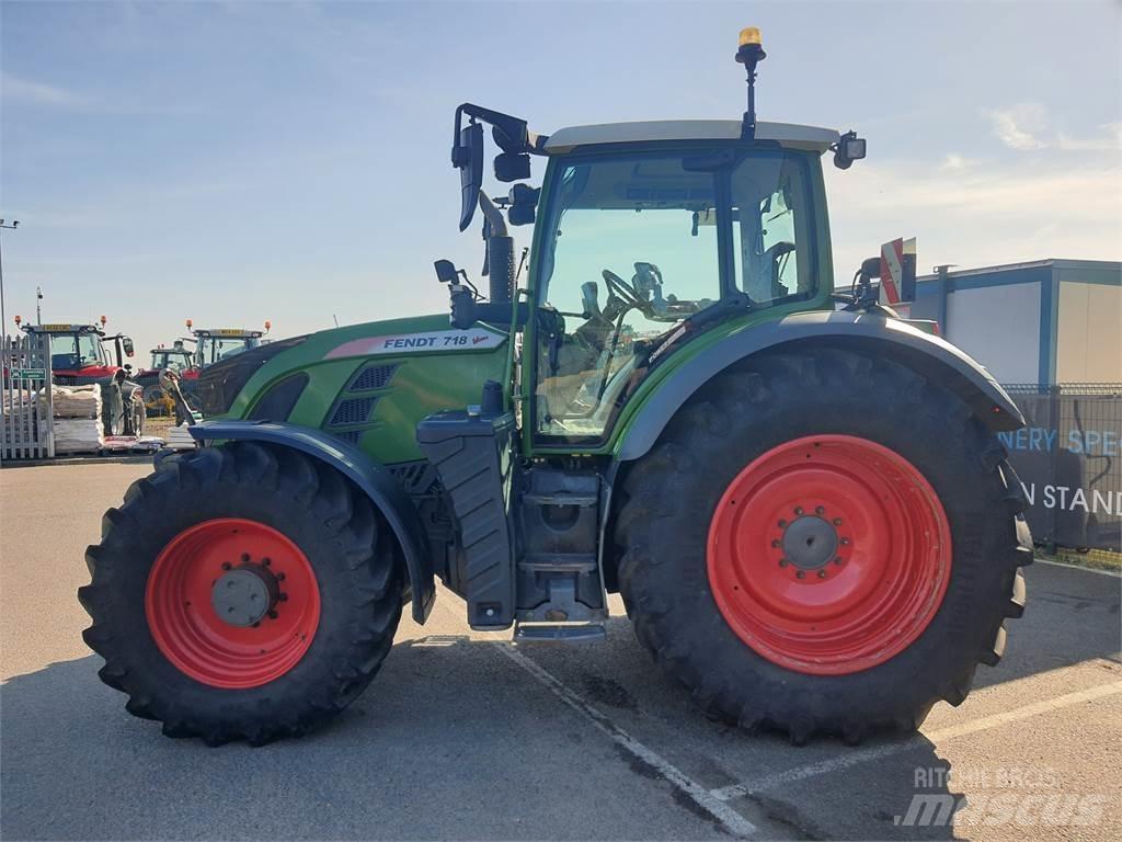 Fendt 718 VARIO S4 Traktörler