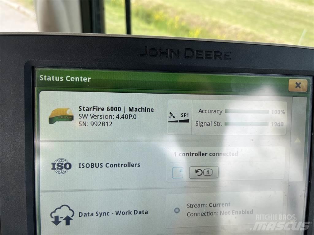 John Deere 6215R Traktörler