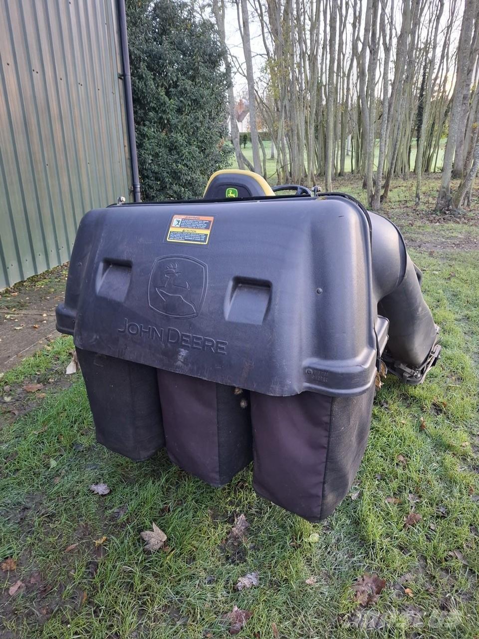 John Deere X750 Çayir biçme makinalari