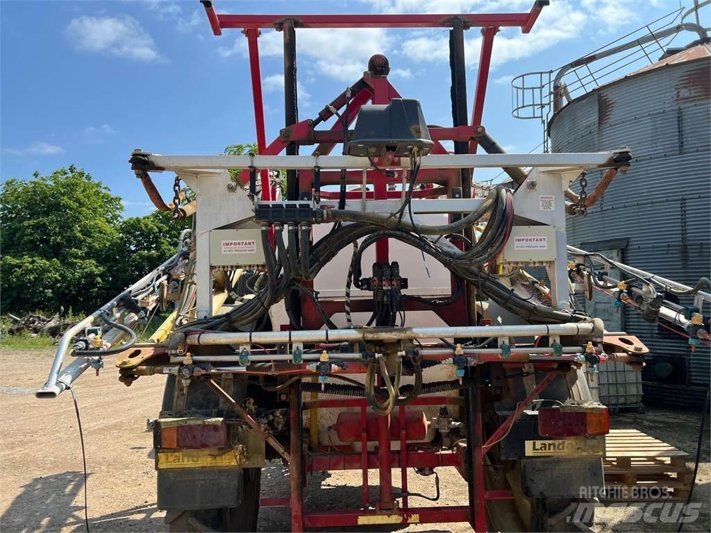 Landquip 3000L Çekilir pülverizatörler