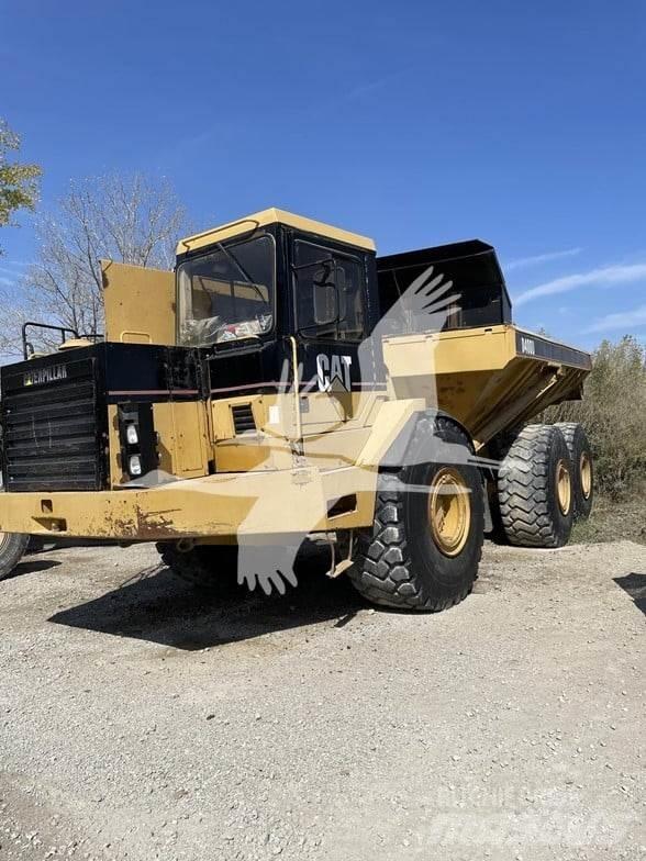 CAT D400D Belden kirma kaya kamyonu