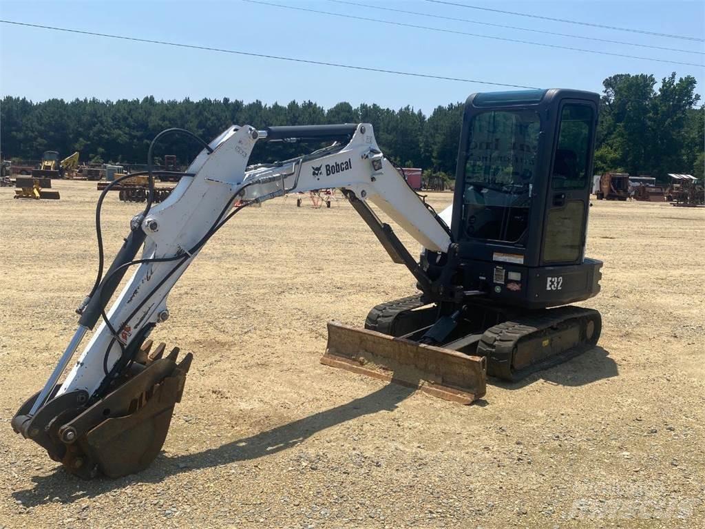 Bobcat E32 Diger
