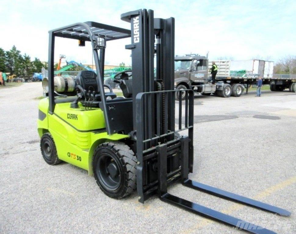 Clark GTS30L Diger