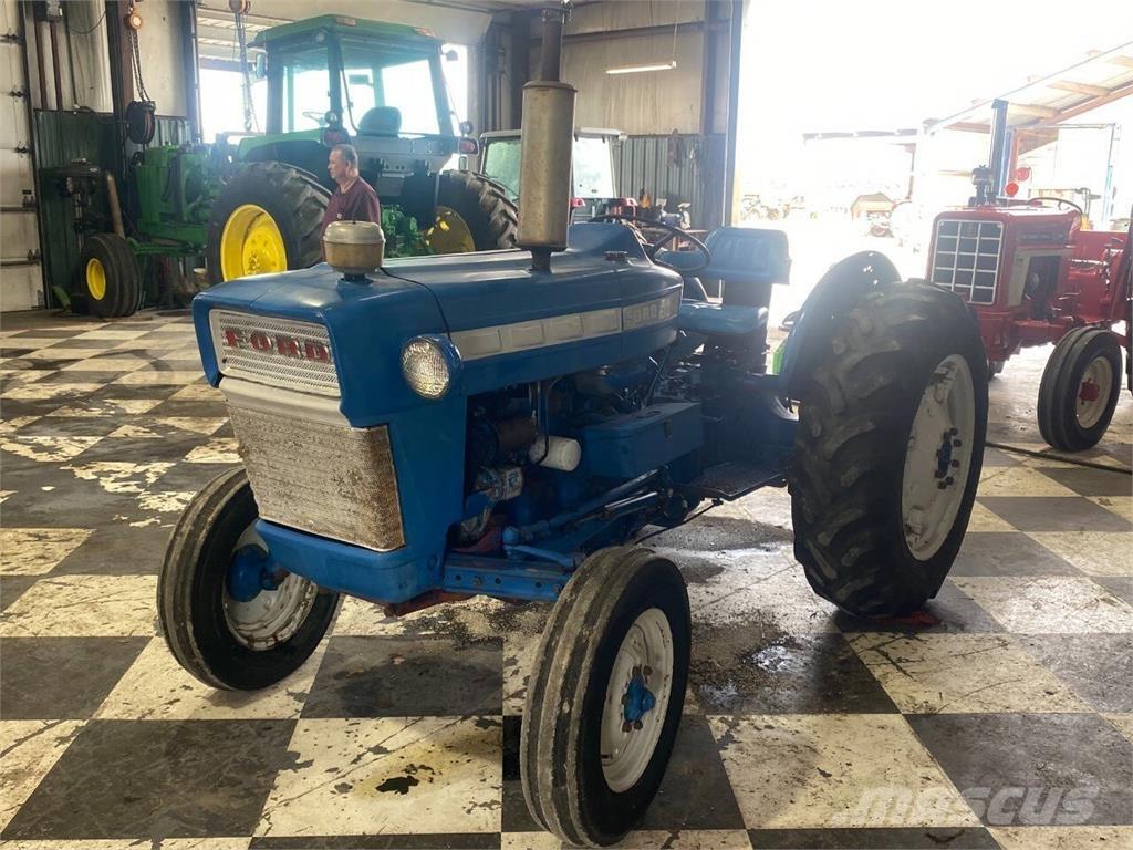 Ford 3000 Diger