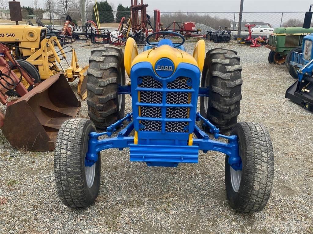 Ford 4000 Diger