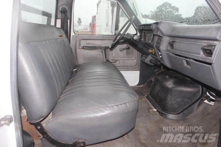 Ford F-600 Diger