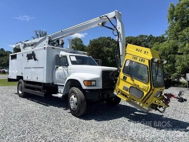 Ford F800 Diger