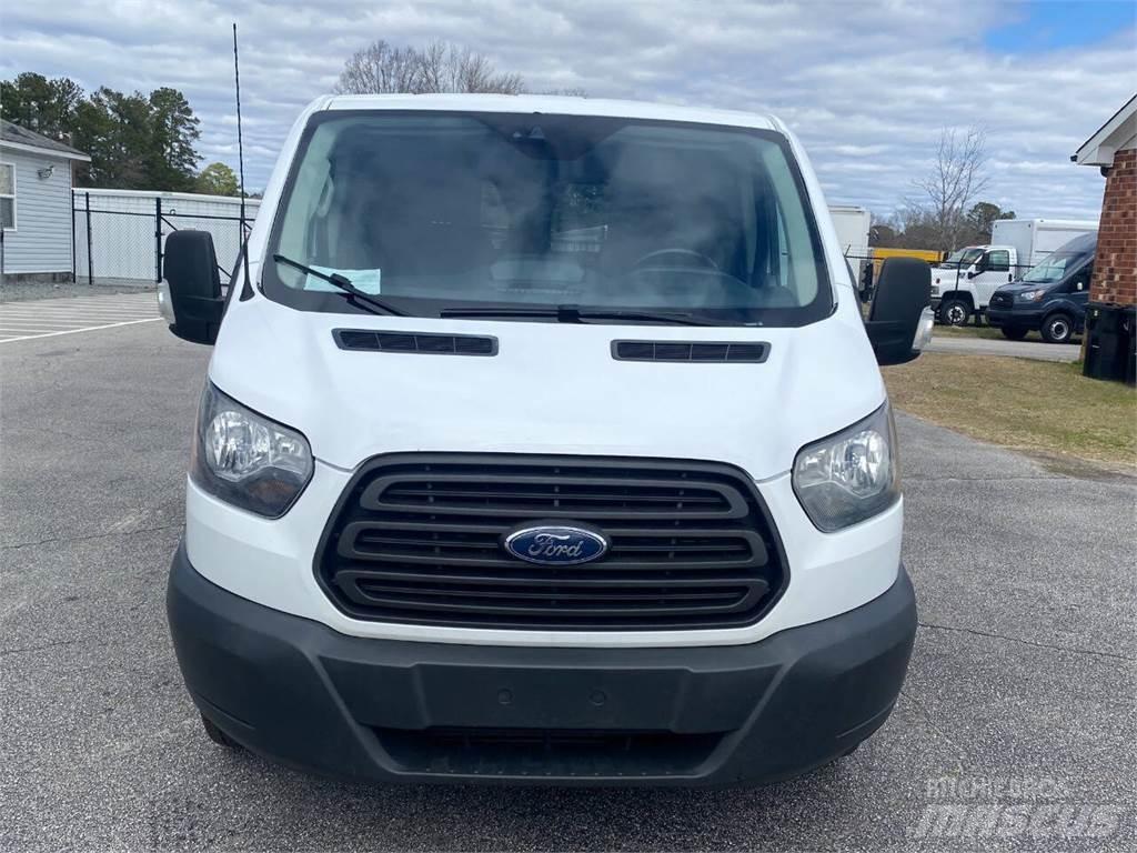 Ford Transit Diger