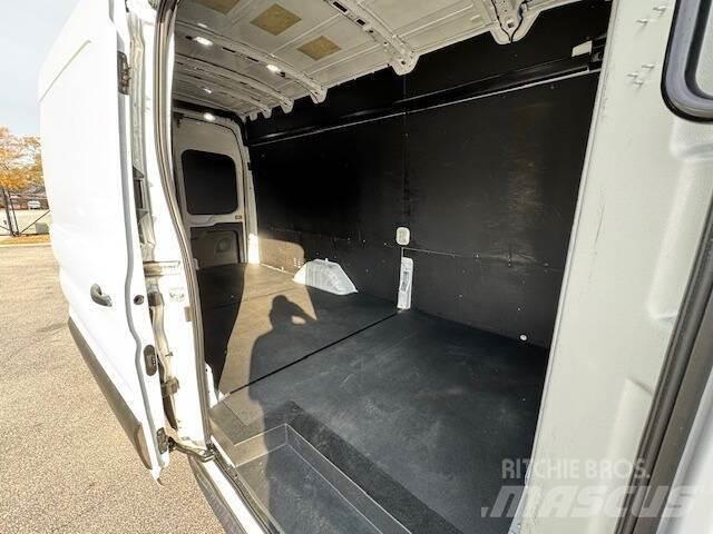 Ford Transit Diger