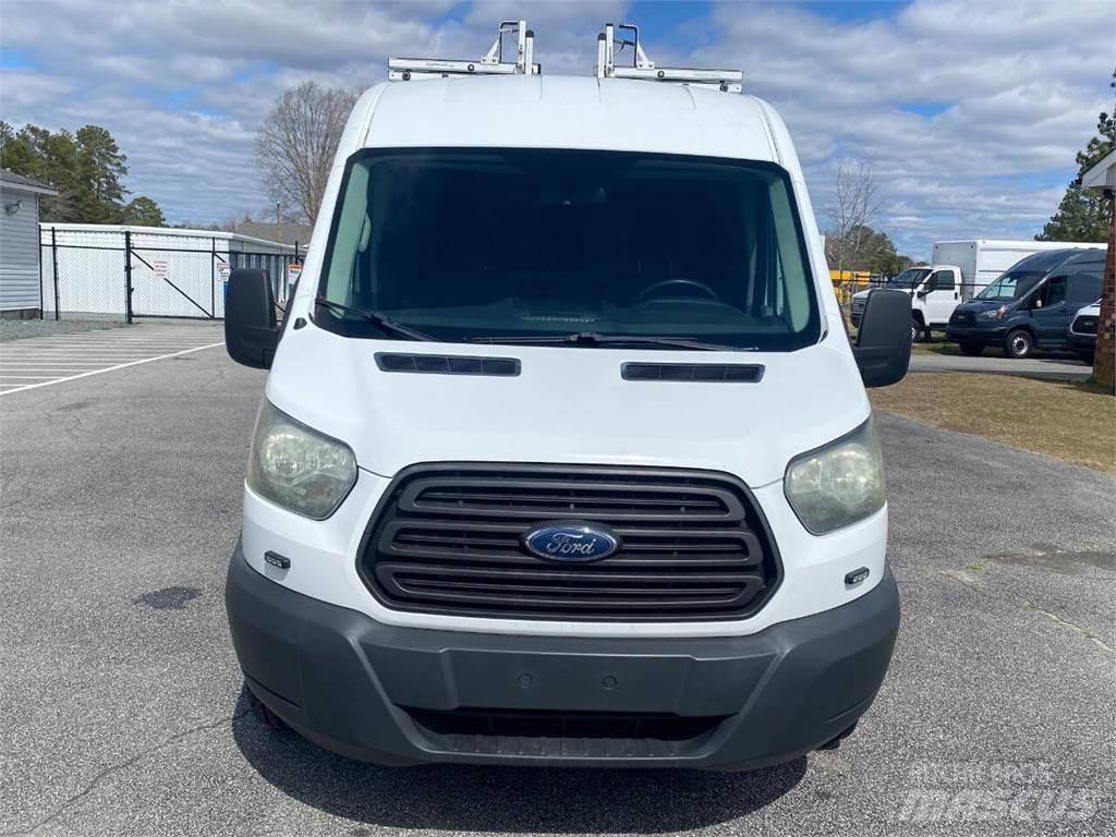 Ford Transit Diger