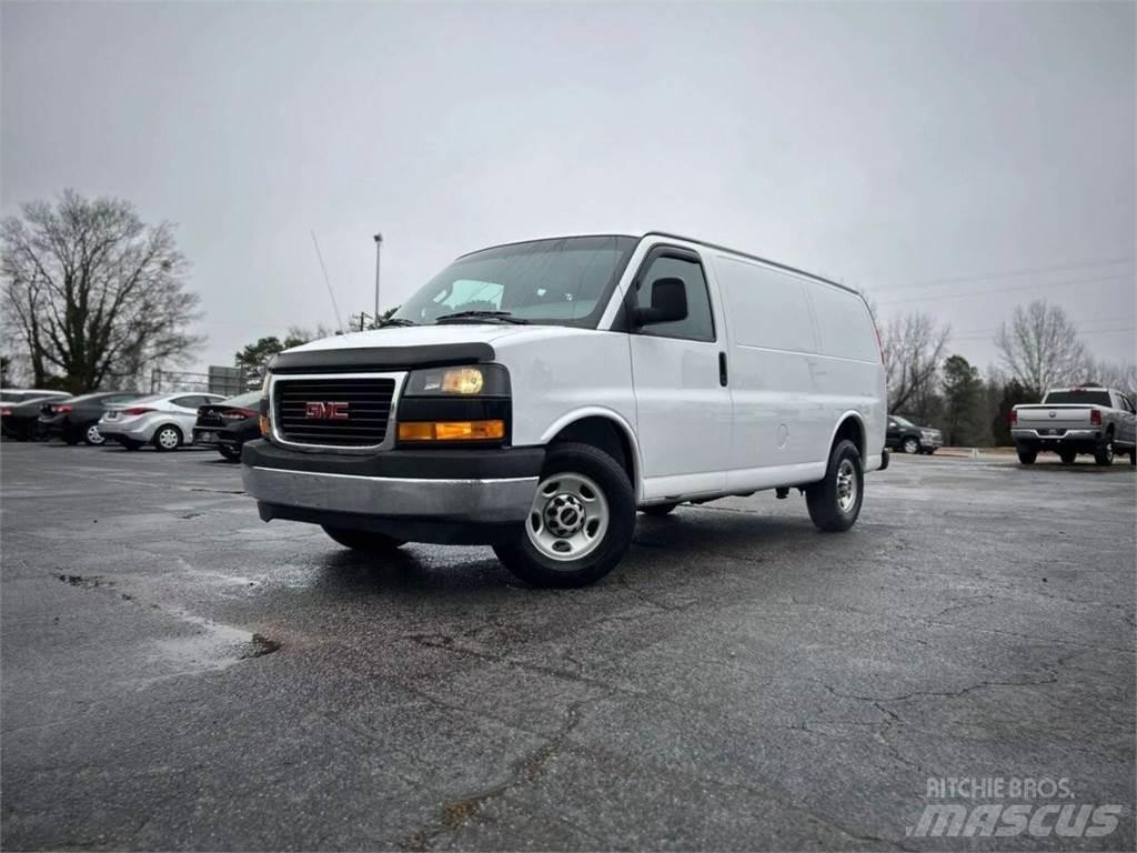 GMC Savana Diger