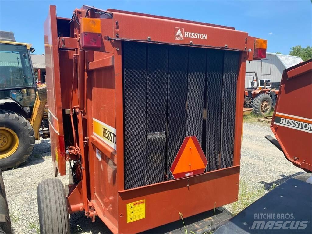 Hesston 745 Diger