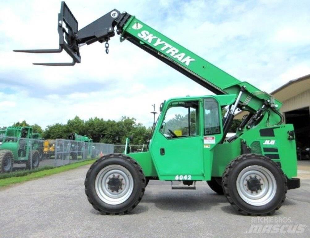 SkyTrak 6042 Diger