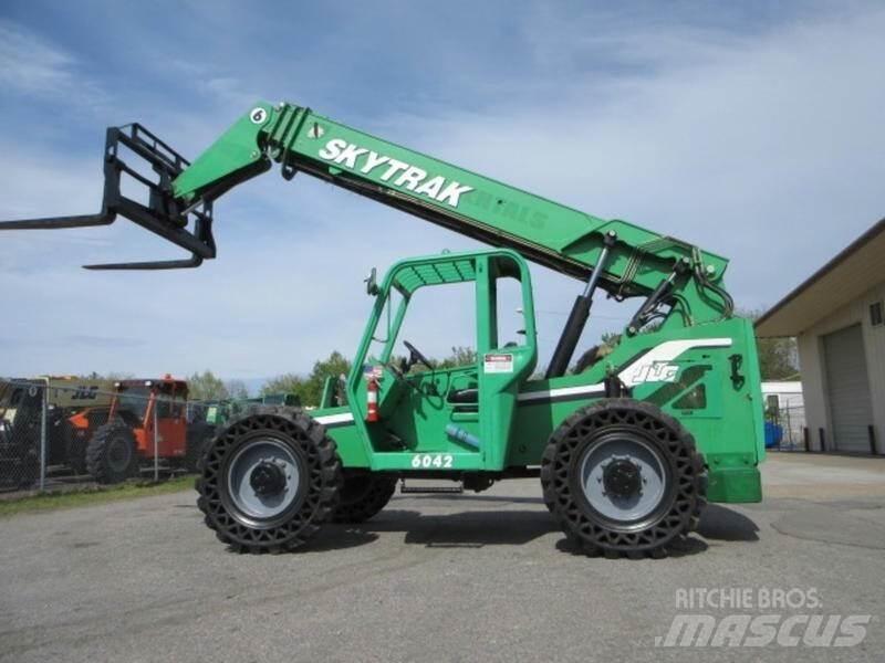 SkyTrak 6042 Diger