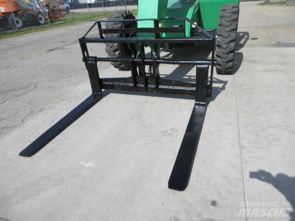 SkyTrak 6042 Diger