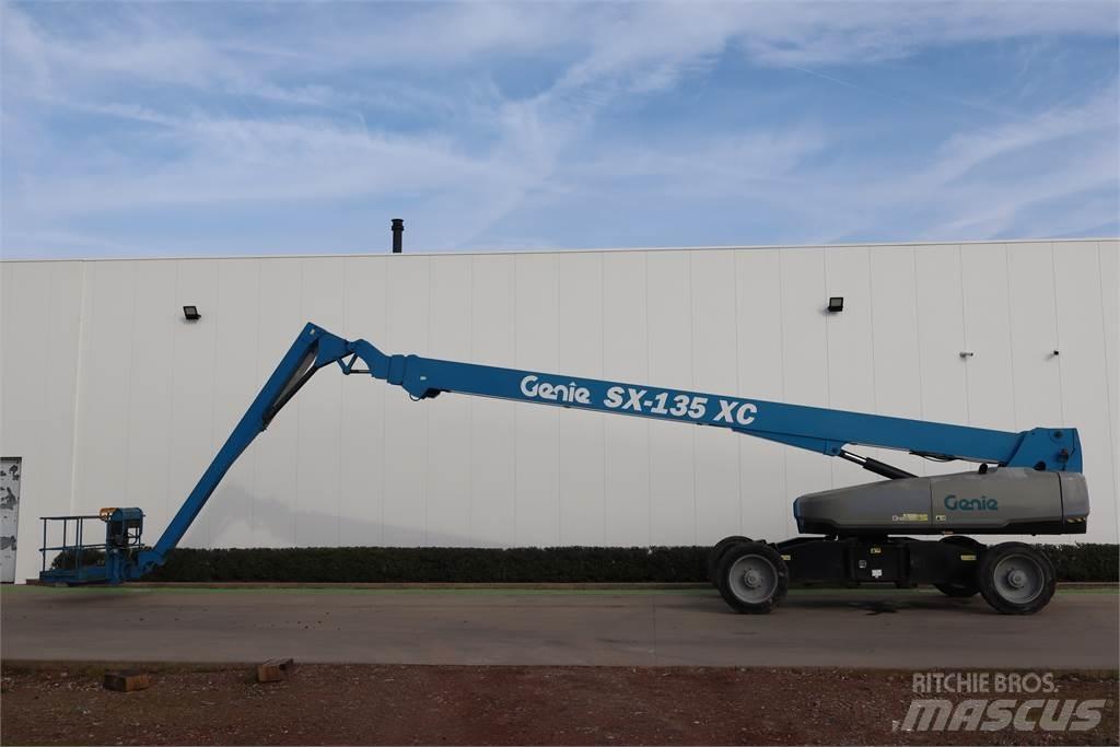 Genie SX135XC Teleskopik personel platformları