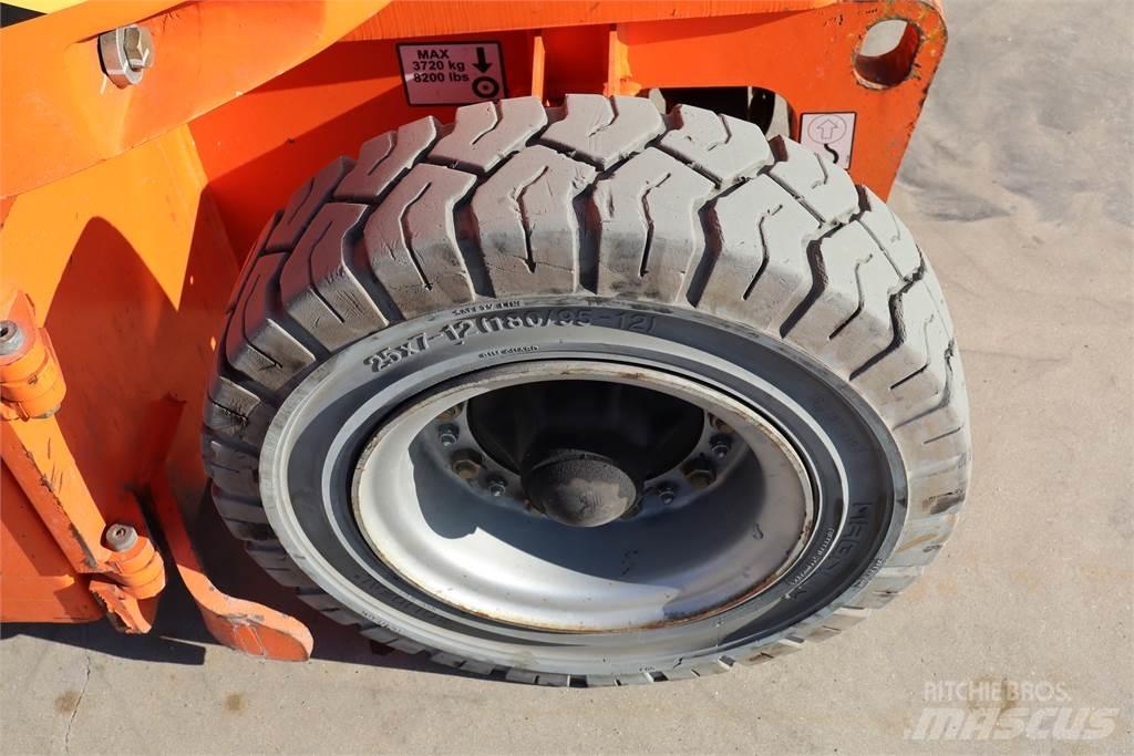 JLG E300AJP Körüklü personel platformları