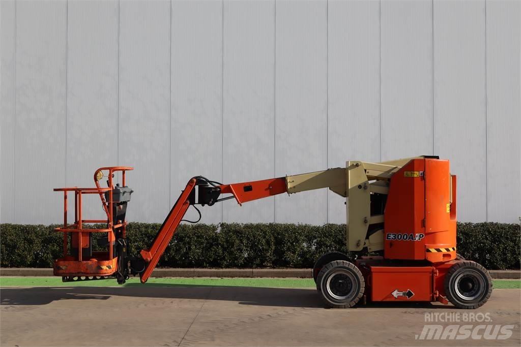 JLG E300AJP Körüklü personel platformları