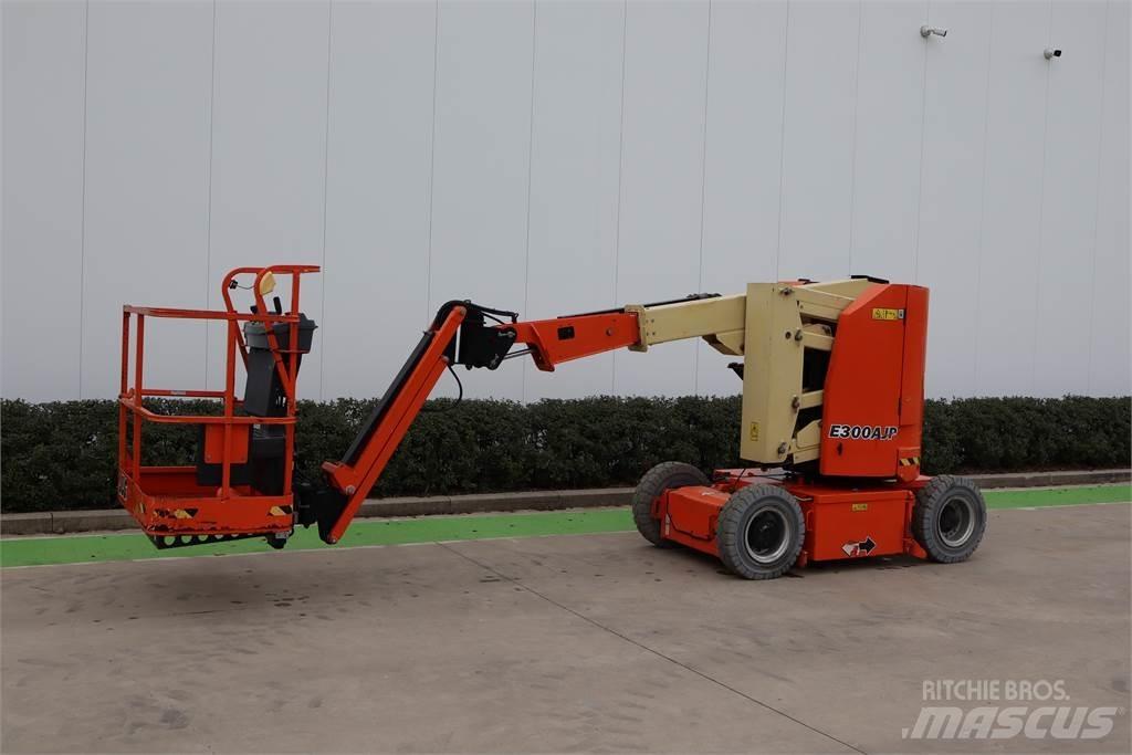 JLG E300AJP Körüklü personel platformları
