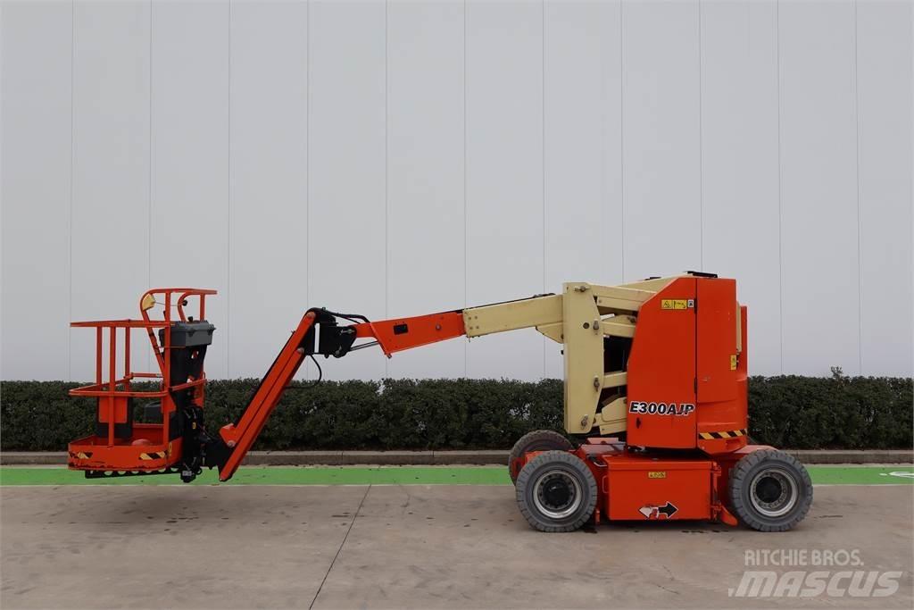 JLG E300AJP Körüklü personel platformları