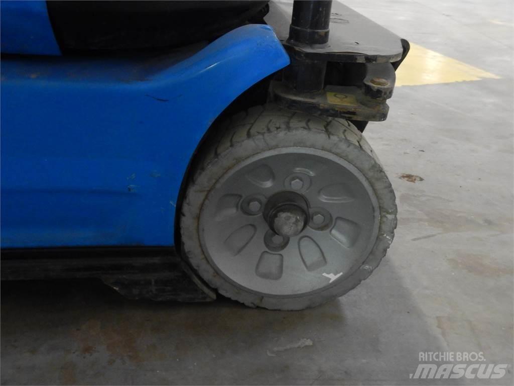 Manitou 100VJR Personel Platformları ve Cephe Asansörleri