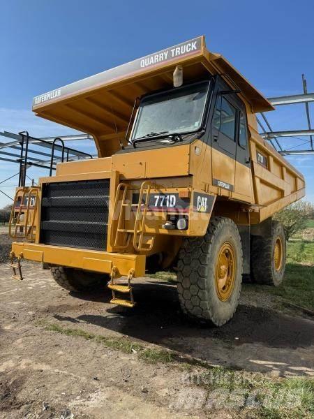 CAT 771D Yol disi kaya kamyonu