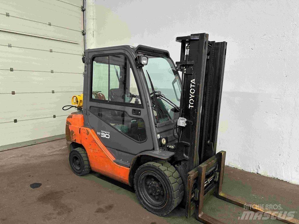 Toyota 02-8FGF30 LPG'li forkliftler