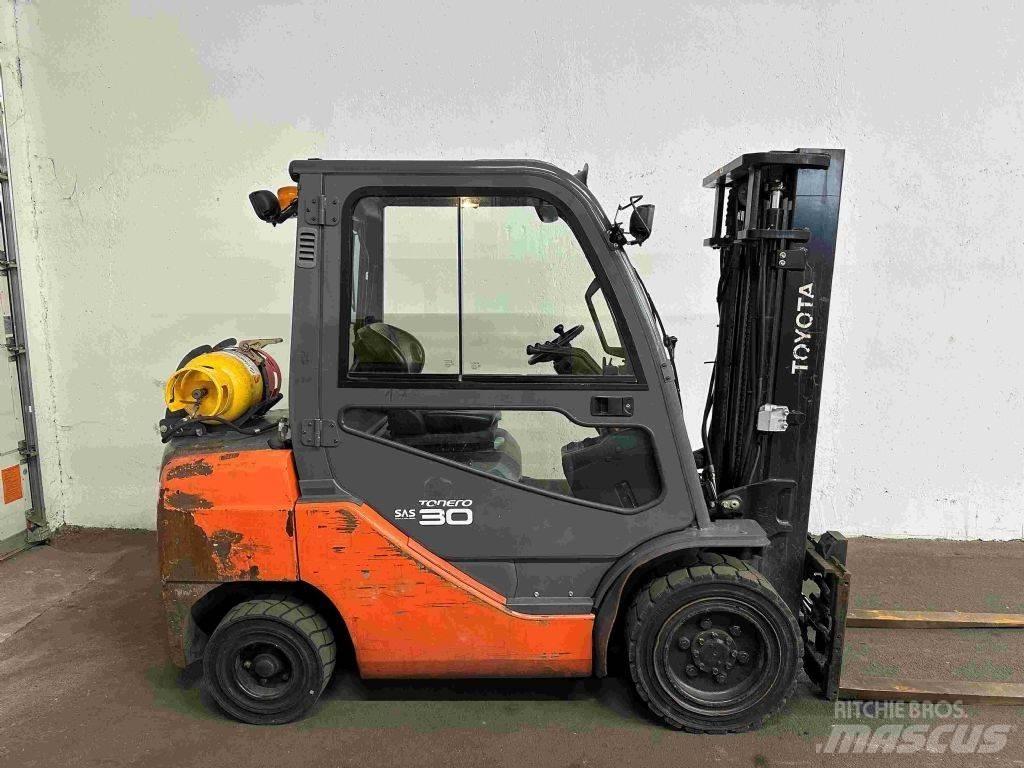 Toyota 02-8FGF30 LPG'li forkliftler