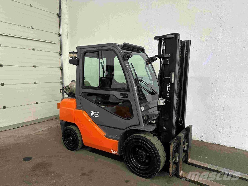 Toyota 02-8FGF30 LPG'li forkliftler