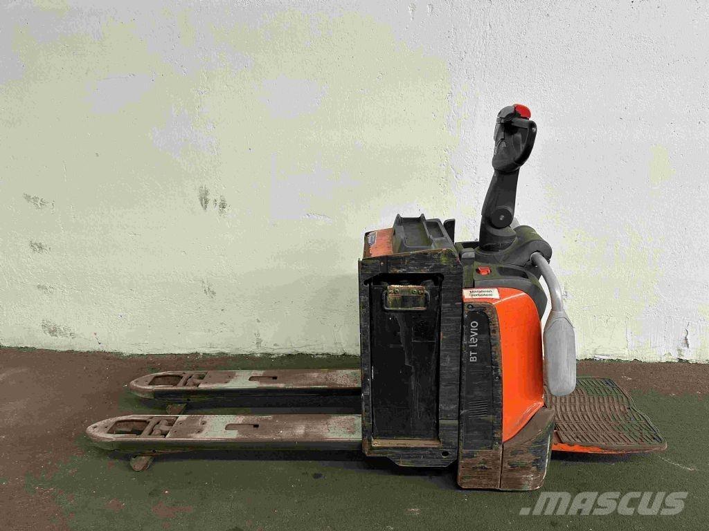 Toyota LPE 200 Düsük seviye kaldirici