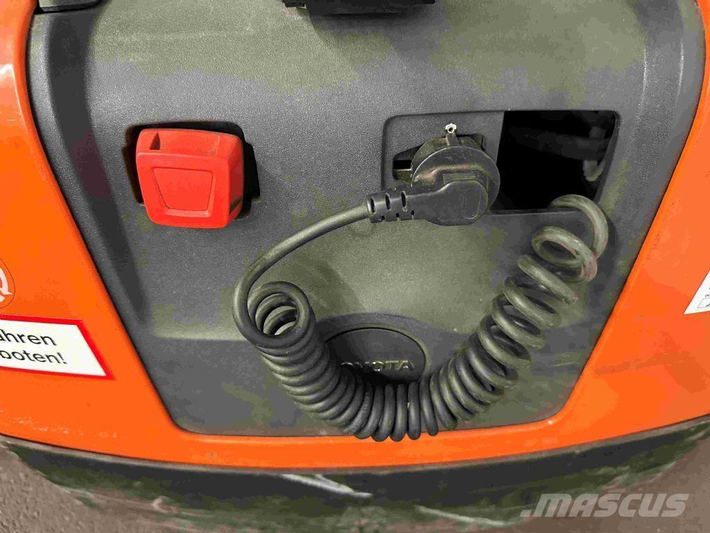 Toyota LWE 130 Düsük seviye kaldirici