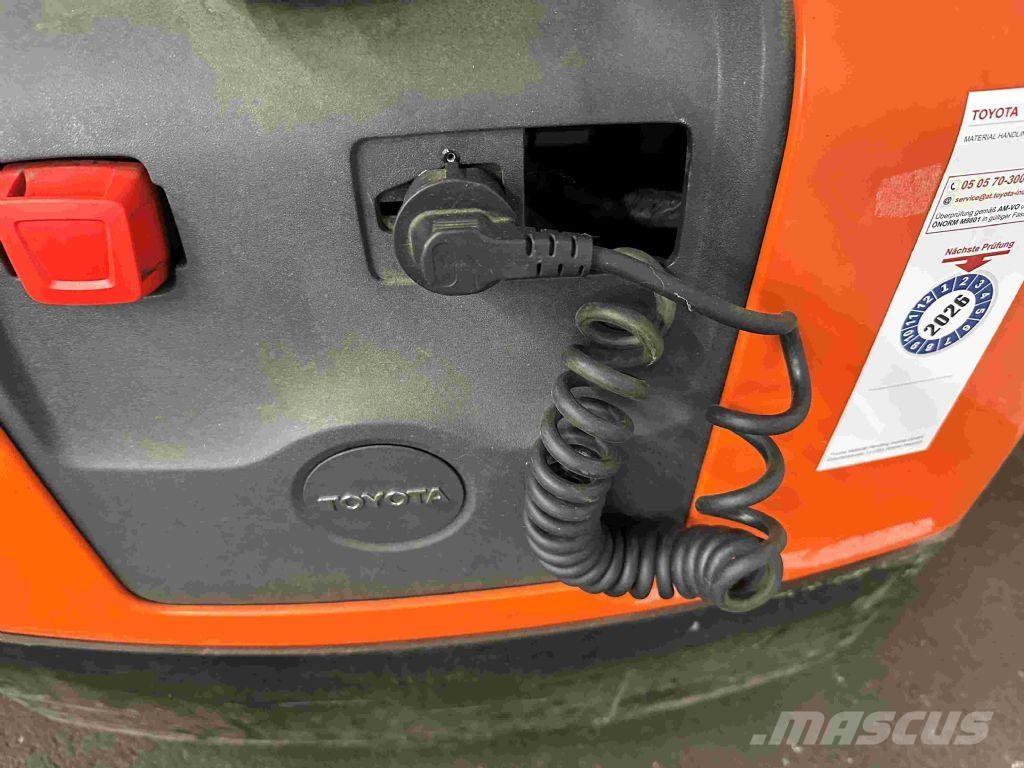 Toyota LWE 130 Düsük seviye kaldirici