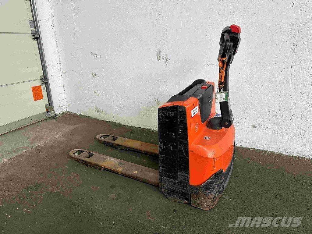 Toyota LWE 140 Düsük seviye kaldirici