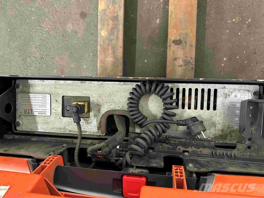 Toyota LWE 140 Düsük seviye kaldirici