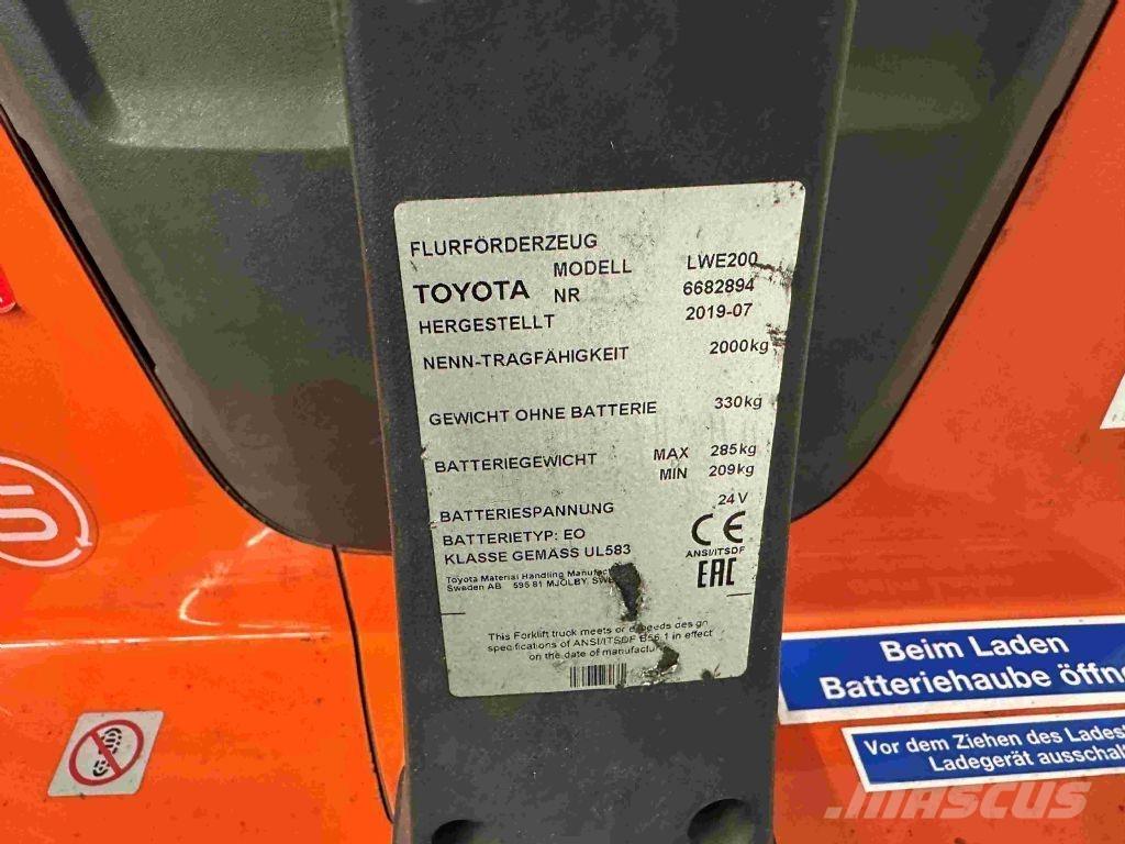 Toyota LWE 200 Düsük seviye kaldirici