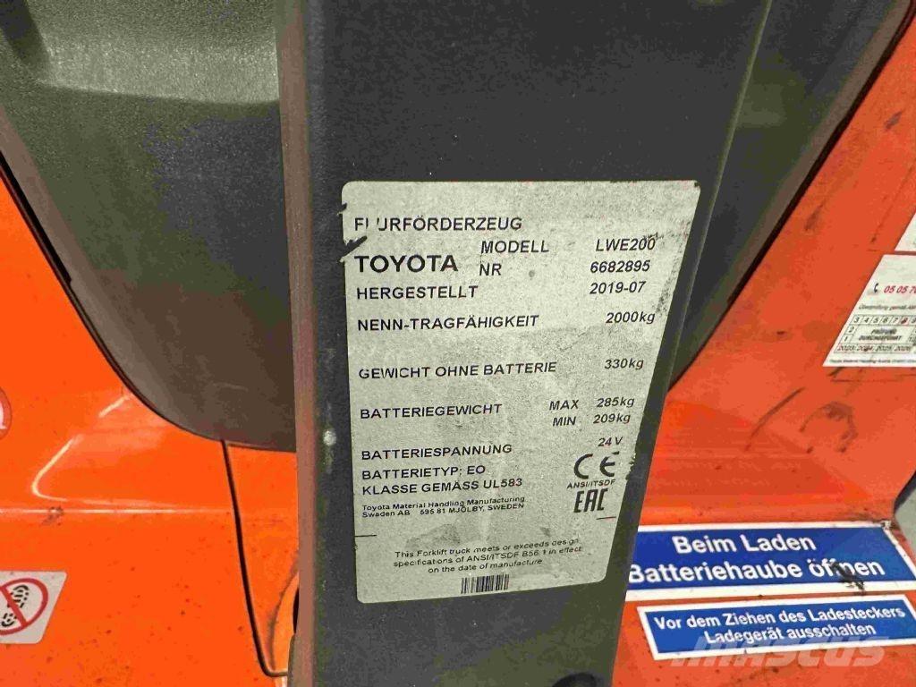 Toyota LWE 200 Düsük seviye kaldirici