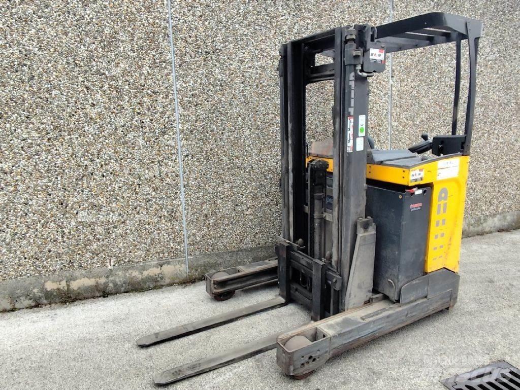 Atlet UMS160 Reach truck - depo içi istif araçları