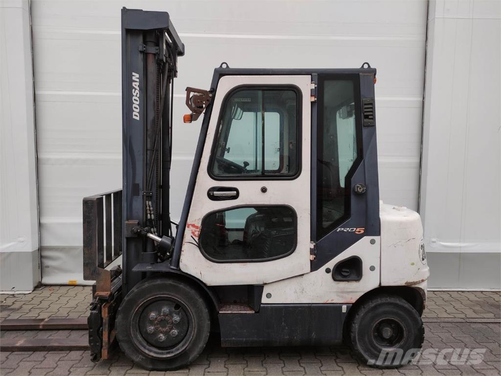 Doosan D25S-5 Dizel forkliftler