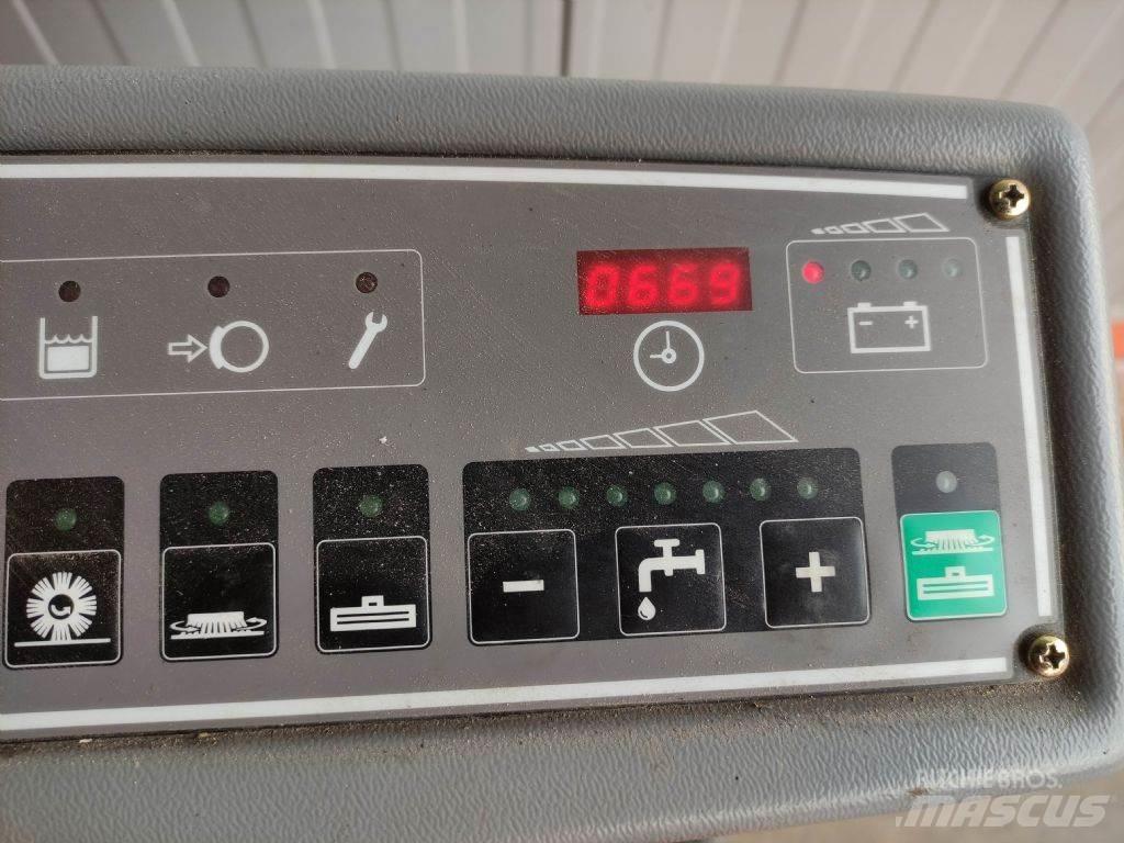 Hako B140R Cadde süpürücüler