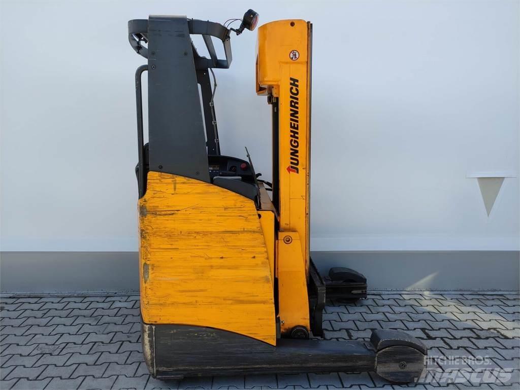 Jungheinrich ETV 116 Reach truck - depo içi istif araçları