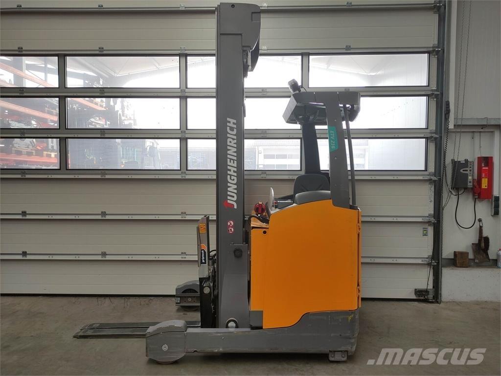 Jungheinrich ETV 216 Reach truck - depo içi istif araçları