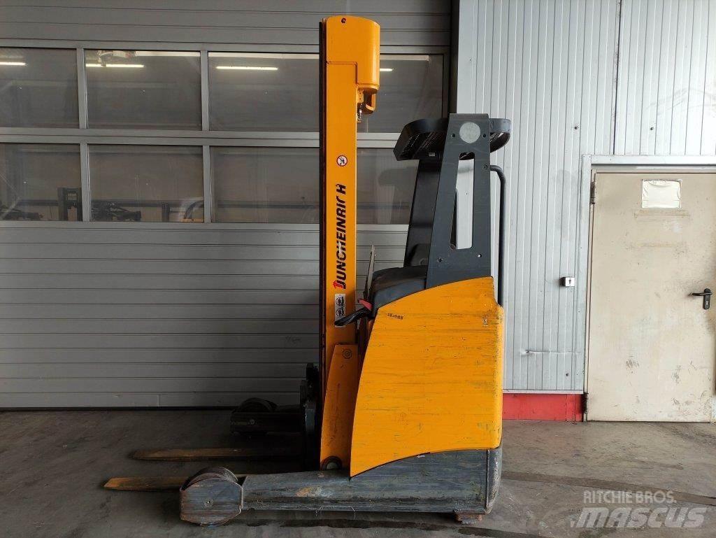 Jungheinrich ETV114 Reach truck - depo içi istif araçları