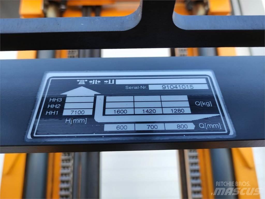 Jungheinrich ETV216 Reach truck - depo içi istif araçları